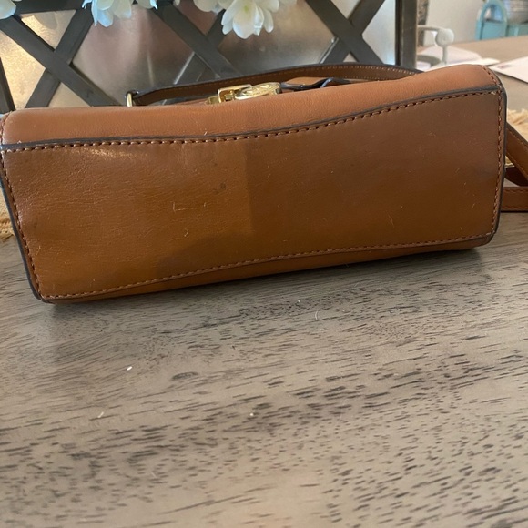 MICHAEL KORS Women's HAMILTON Small Travel Messenger, Crossbody BAG Suntan - Picture 11 of 13